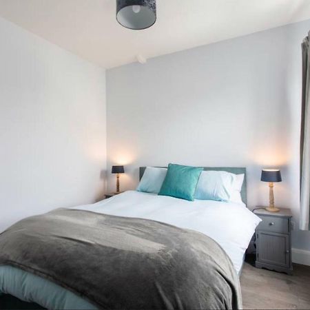 Beautiful Two Bed Mumbles Flat - With Parking Space ภายนอก รูปภาพ
