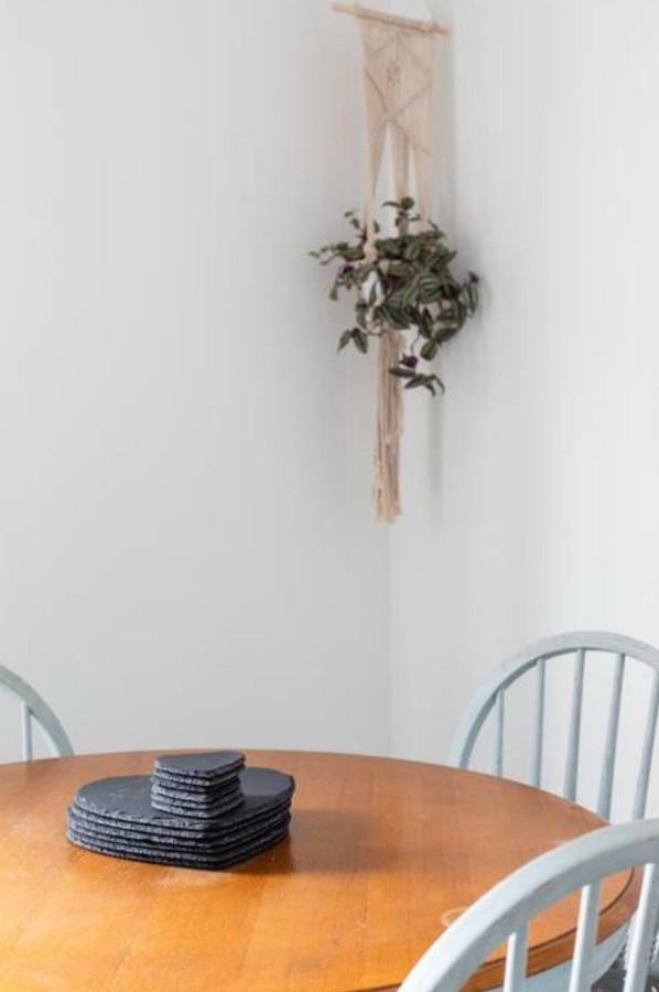 Beautiful Two Bed Mumbles Flat - With Parking Space ภายนอก รูปภาพ