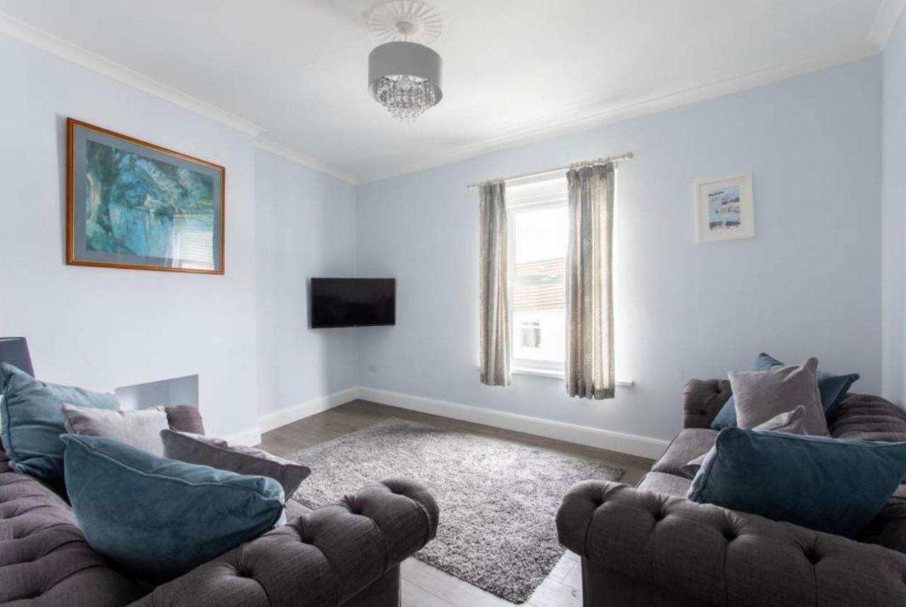 Beautiful Two Bed Mumbles Flat - With Parking Space ภายนอก รูปภาพ