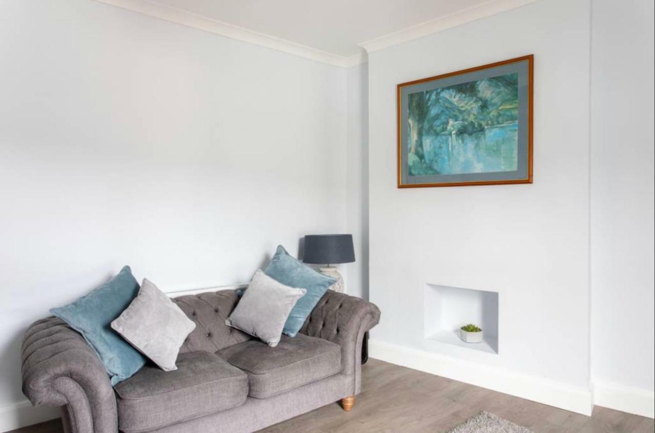 Beautiful Two Bed Mumbles Flat - With Parking Space ภายนอก รูปภาพ
