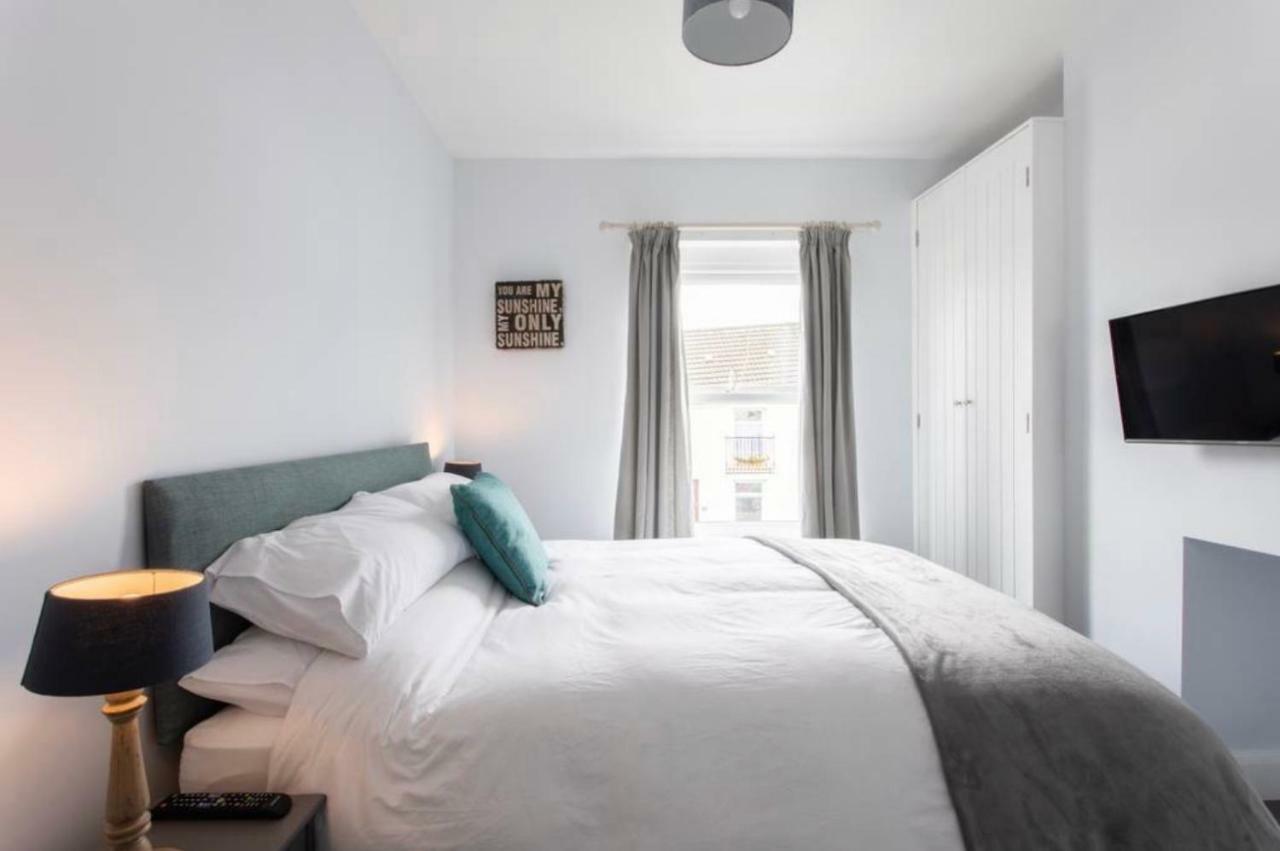 Beautiful Two Bed Mumbles Flat - With Parking Space ภายนอก รูปภาพ