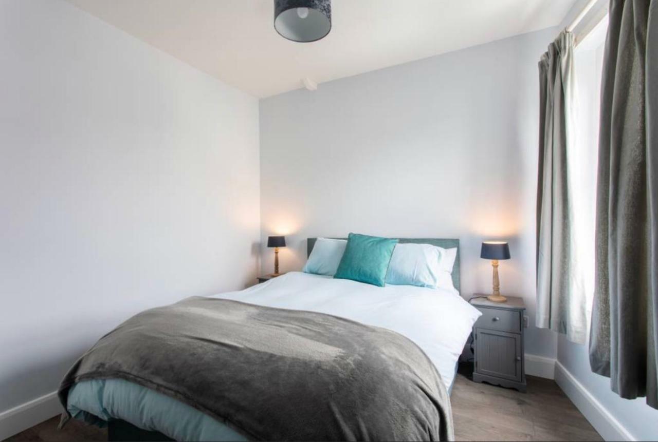 Beautiful Two Bed Mumbles Flat - With Parking Space ภายนอก รูปภาพ
